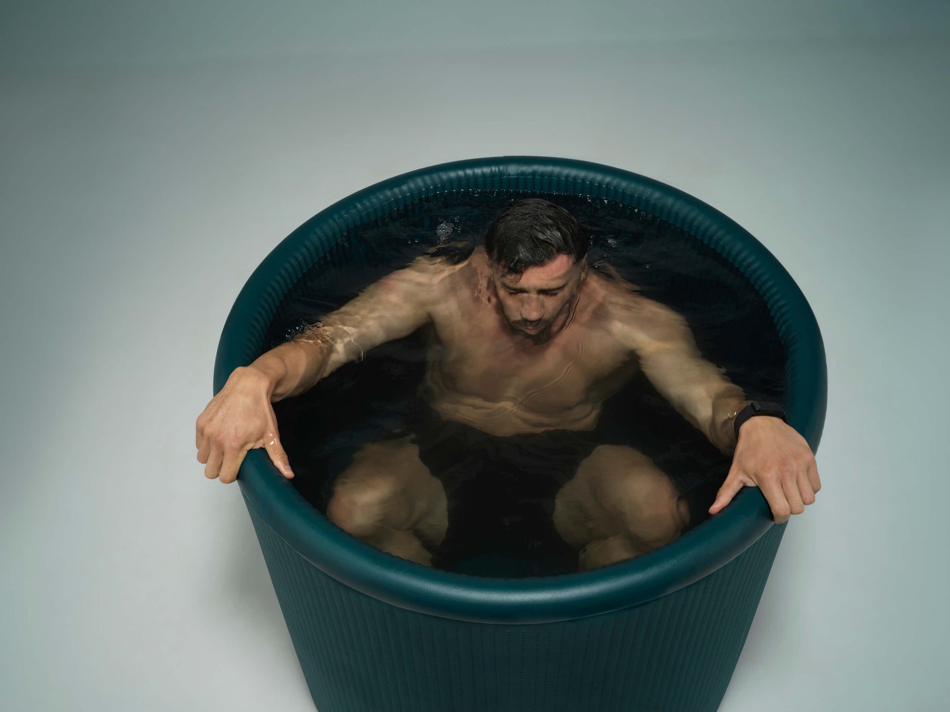 SnowCap cold plunge ice bath with app-controlled thermoelectric lid
